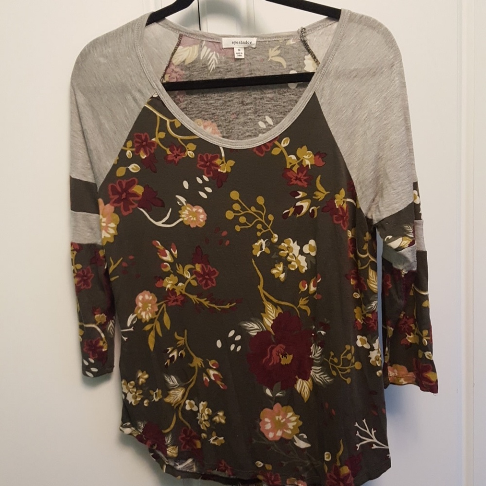 Stretchy olive green shirt - Picture 2 of 7